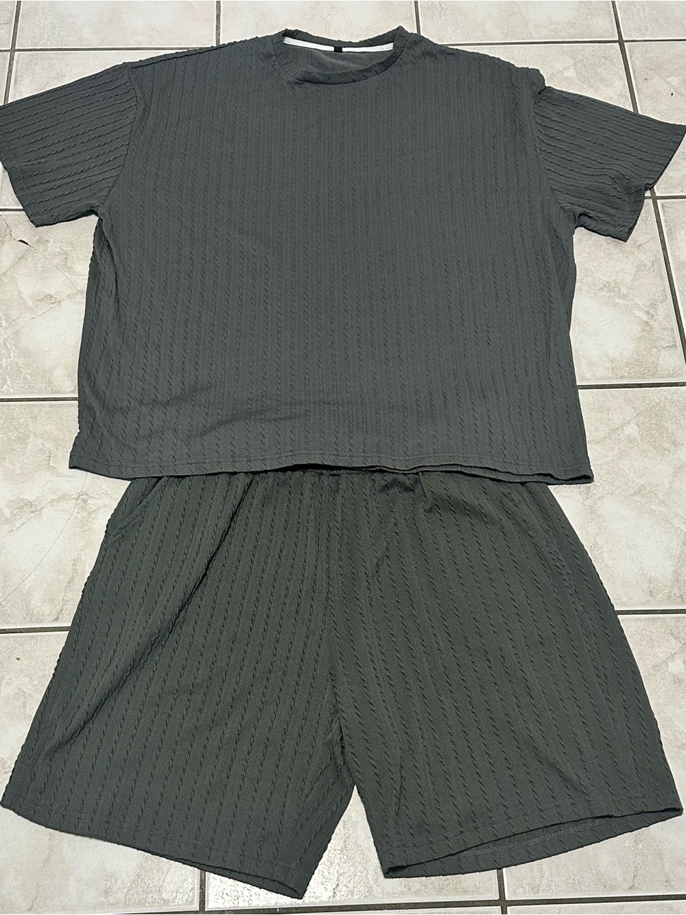 Men’s Charcoal Grey Textured Knit 2 Piece Short Set Size XXL Shorts Elastic